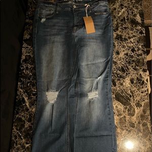 NWT Vanilla Star distressed skinny kick jeans size 16